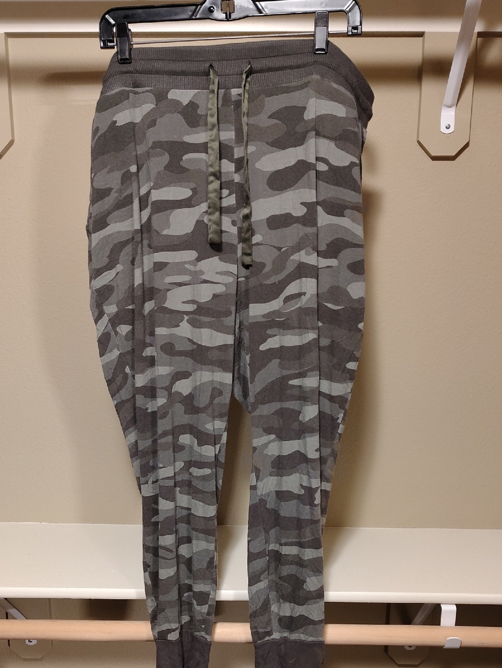 torrid Olive & Gray Camo Slim Jogger Pants